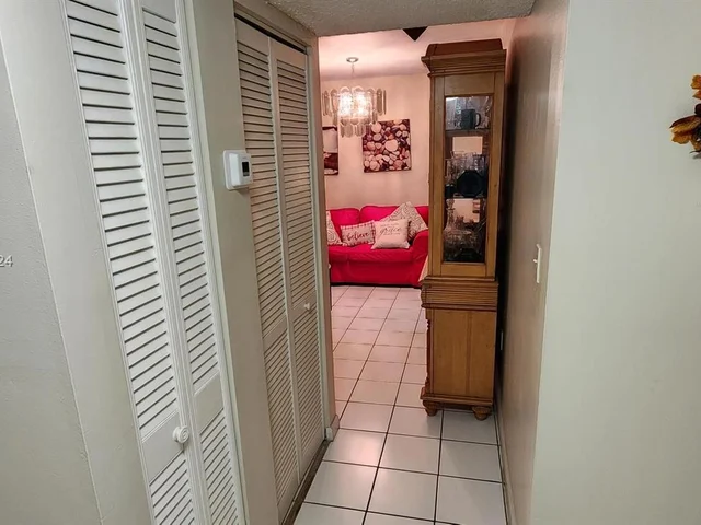 1650 W 57th Ter, Hialeah FL 33012