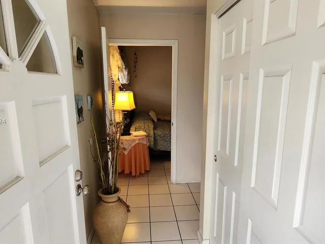 1650 W 57th Ter, Hialeah FL 33012