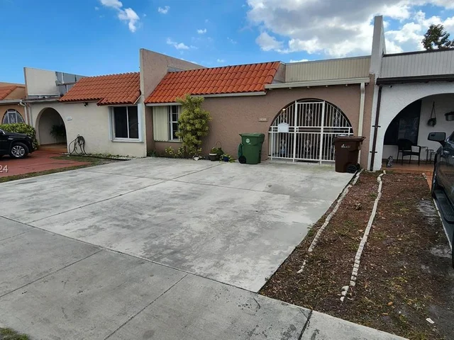 1650 W 57th Ter, Hialeah FL 33012