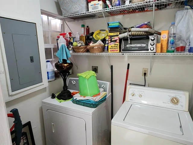 1650 W 57th Ter, Hialeah FL 33012