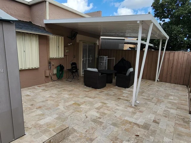 1650 W 57th Ter, Hialeah FL 33012