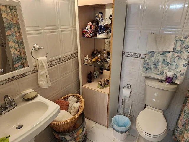 1650 W 57th Ter, Hialeah FL 33012