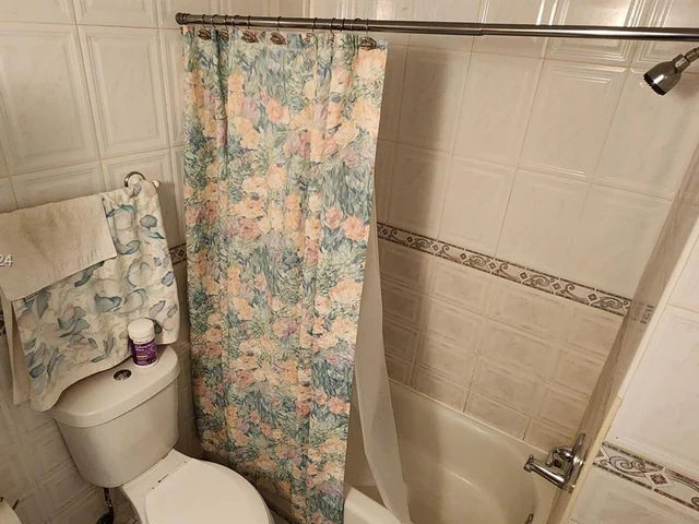 1650 W 57th Ter, Hialeah FL 33012