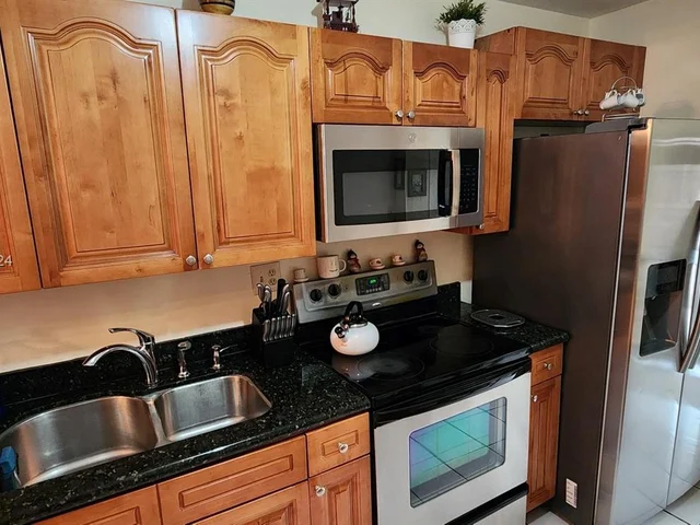 1650 W 57th Ter, Hialeah FL 33012