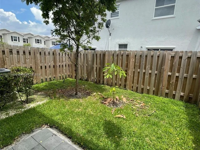 2605 SE 13th Ct # 2605, Homestead FL 33035