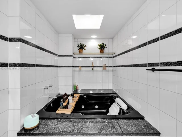 121 Crandon Blvd # 256, Key Biscayne FL 33149