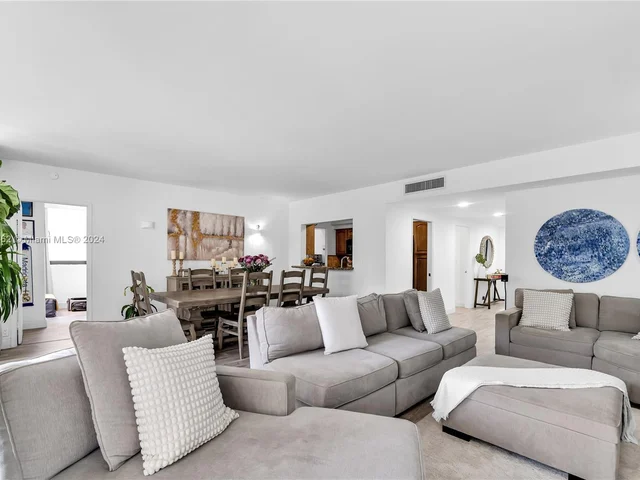 121 Crandon Blvd # 256, Key Biscayne FL 33149