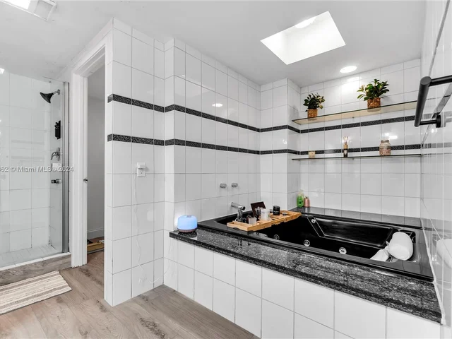 121 Crandon Blvd # 256, Key Biscayne FL 33149