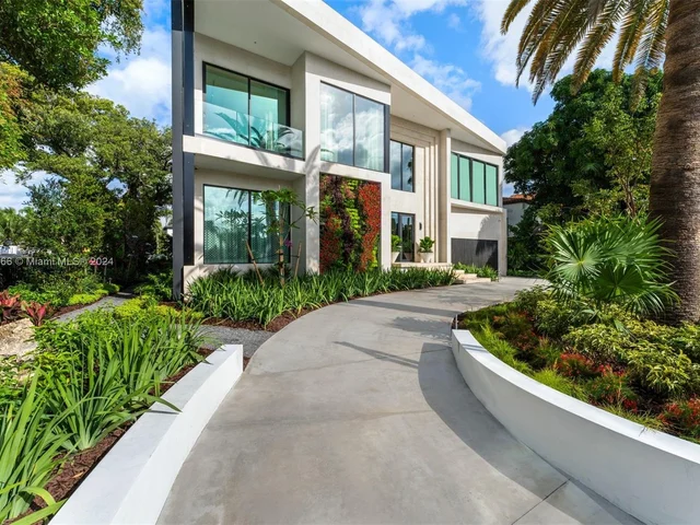 2000 N Bay Rd, Miami Beach FL 33140