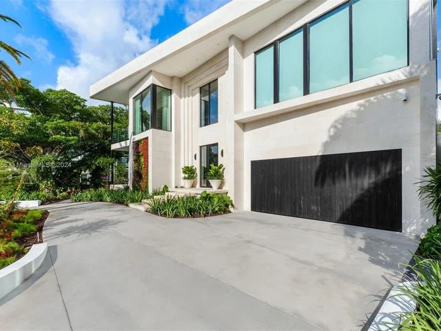 2000 N Bay Rd, Miami Beach FL 33140