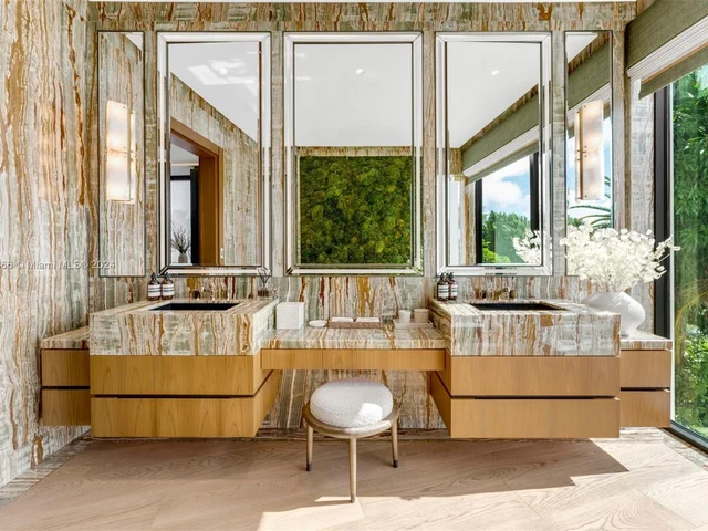 2000 N Bay Rd, Miami Beach FL 33140