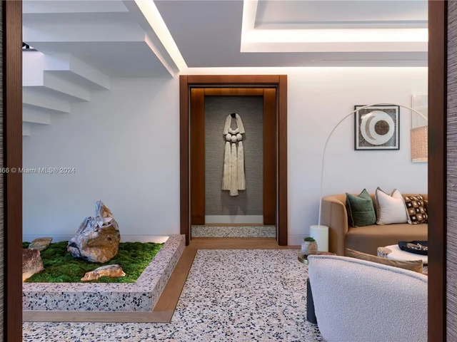 2000 N Bay Rd, Miami Beach FL 33140