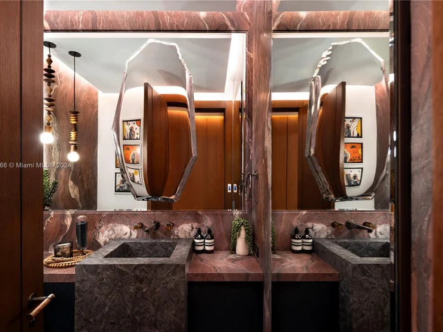 2000 N Bay Rd, Miami Beach FL 33140