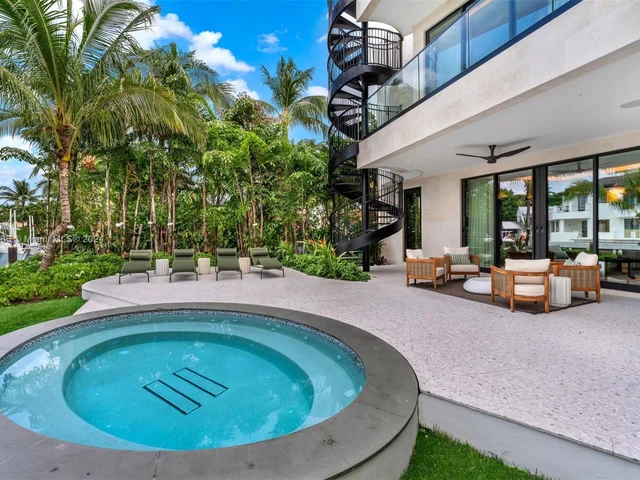 2000 N Bay Rd, Miami Beach FL 33140