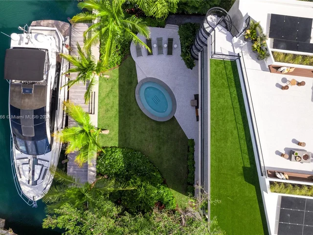 2000 N Bay Rd, Miami Beach FL 33140