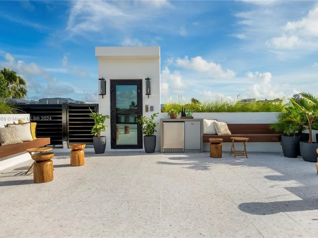 2000 N Bay Rd, Miami Beach FL 33140