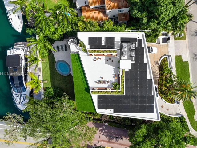 2000 N Bay Rd, Miami Beach FL 33140