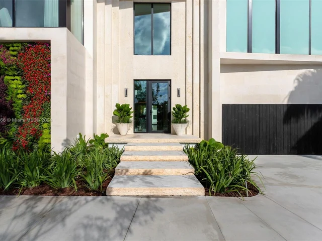 2000 N Bay Rd, Miami Beach FL 33140