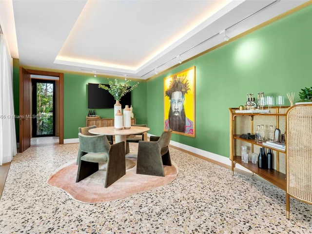 2000 N Bay Rd, Miami Beach FL 33140