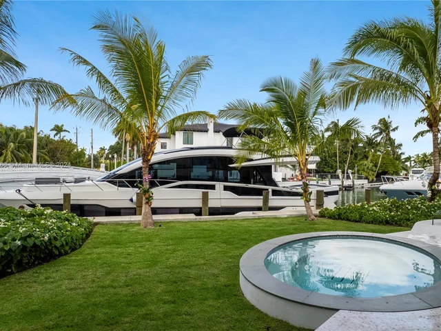 2000 N Bay Rd, Miami Beach FL 33140