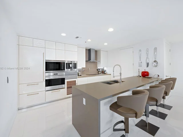 17475 Collins Ave # 903, Sunny Isles Beach FL 33160