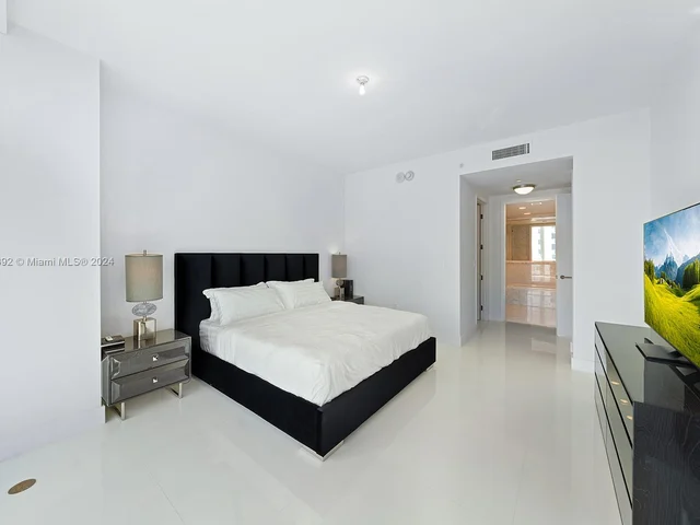 17475 Collins Ave # 903, Sunny Isles Beach FL 33160