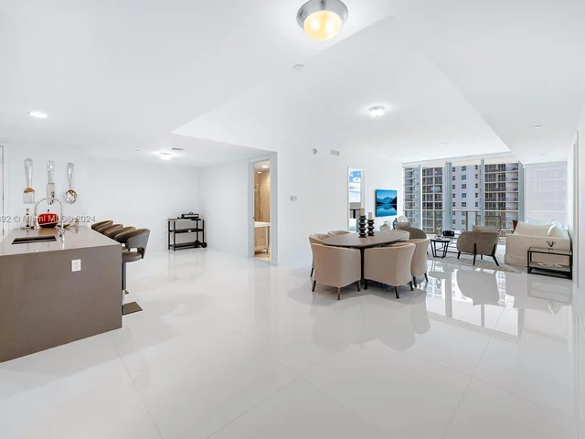 17475 Collins Ave # 903, Sunny Isles Beach FL 33160