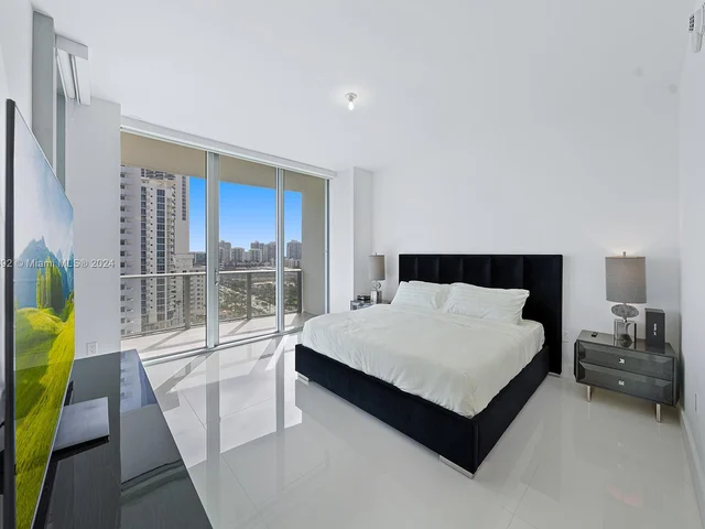 17475 Collins Ave # 903, Sunny Isles Beach FL 33160