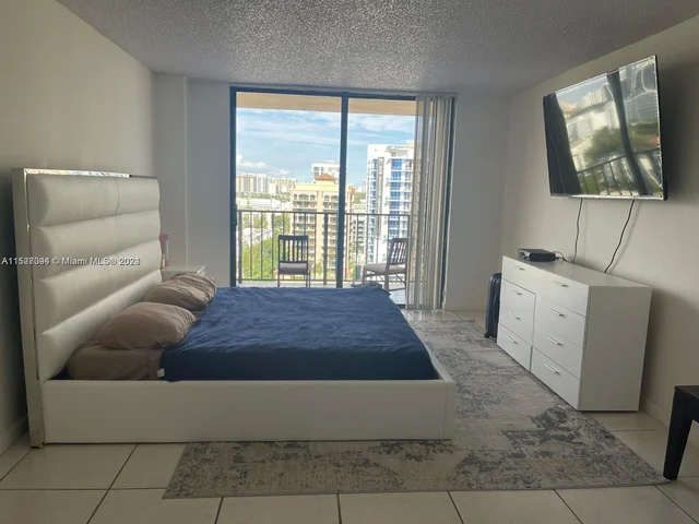 210 174th St # 1918, Sunny Isles Beach FL 33160
