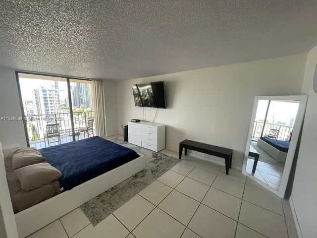 210 174th St # 1918, Sunny Isles Beach FL 33160