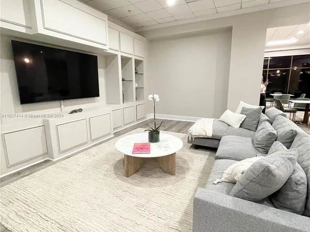 5600 Collins Ave # 16P, Miami Beach FL 33140