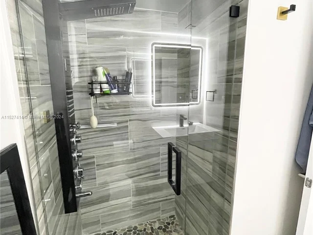 5600 Collins Ave # 16P, Miami Beach FL 33140