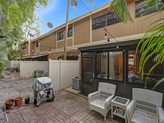 2101 NW 45th Ave, Coconut Creek FL 33066