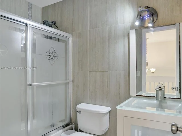 2101 NW 45th Ave, Coconut Creek FL 33066