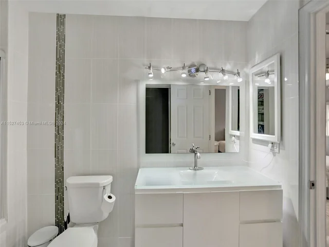 2101 NW 45th Ave, Coconut Creek FL 33066