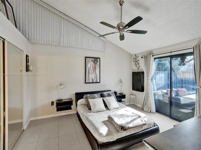 9975 Boca Gardens Trl # D, Boca Raton FL 33496