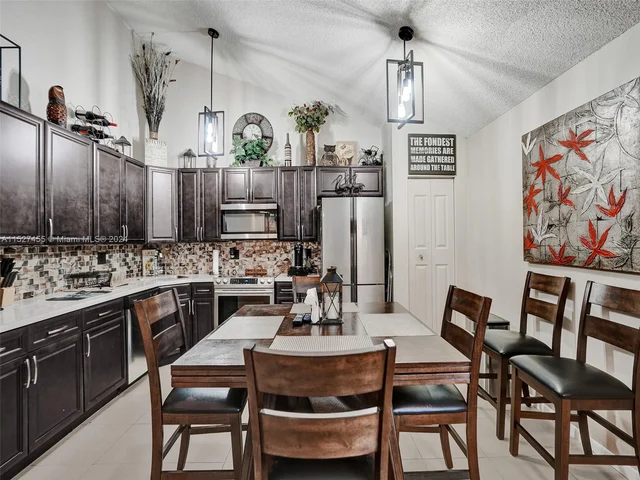 9975 Boca Gardens Trl # D, Boca Raton FL 33496