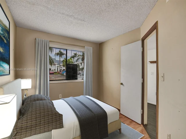 21300 San Simeon Way # M9, Miami FL 33179