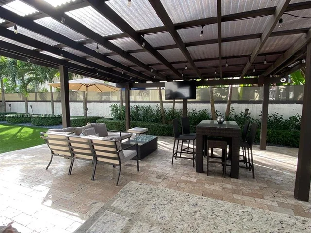 8260 NW 162nd St, Miami Lakes FL 33016