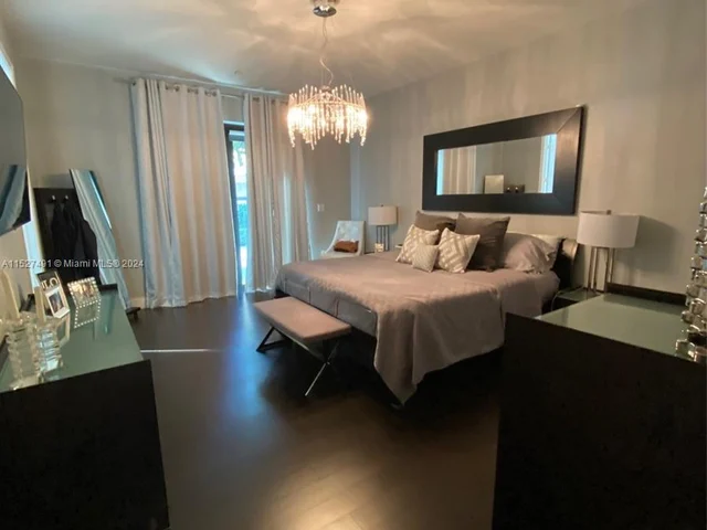 8260 NW 162nd St, Miami Lakes FL 33016