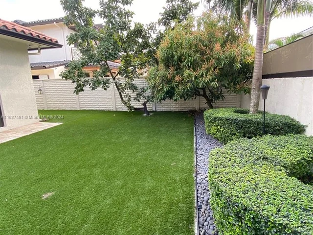 8260 NW 162nd St, Miami Lakes FL 33016