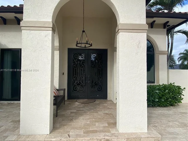 8260 NW 162nd St, Miami Lakes FL 33016