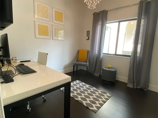 8260 NW 162nd St, Miami Lakes FL 33016