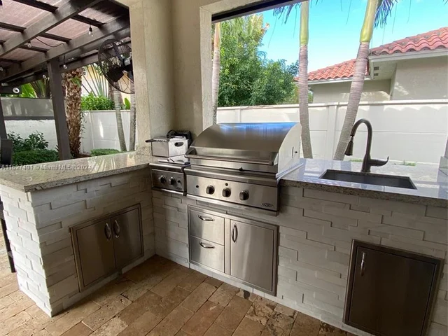 8260 NW 162nd St, Miami Lakes FL 33016