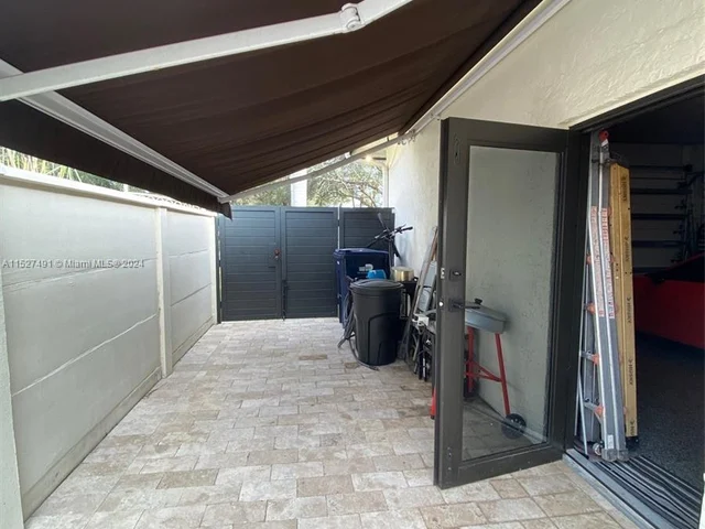 8260 NW 162nd St, Miami Lakes FL 33016