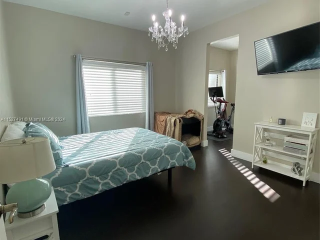 8260 NW 162nd St, Miami Lakes FL 33016