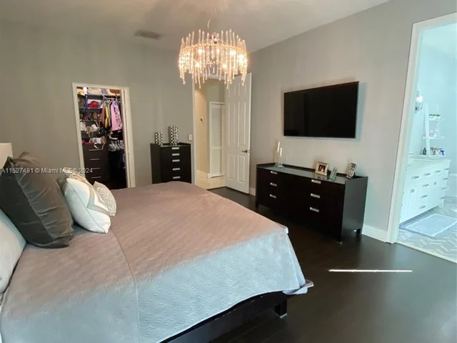 8260 NW 162nd St, Miami Lakes FL 33016