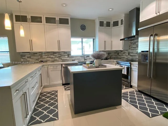 8260 NW 162nd St, Miami Lakes FL 33016