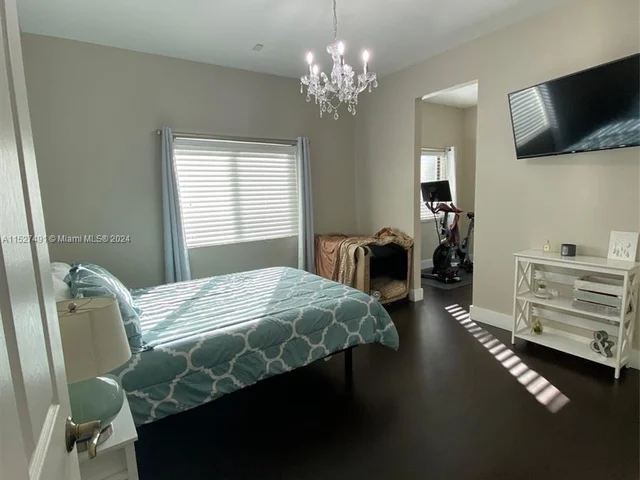 8260 NW 162nd St, Miami Lakes FL 33016