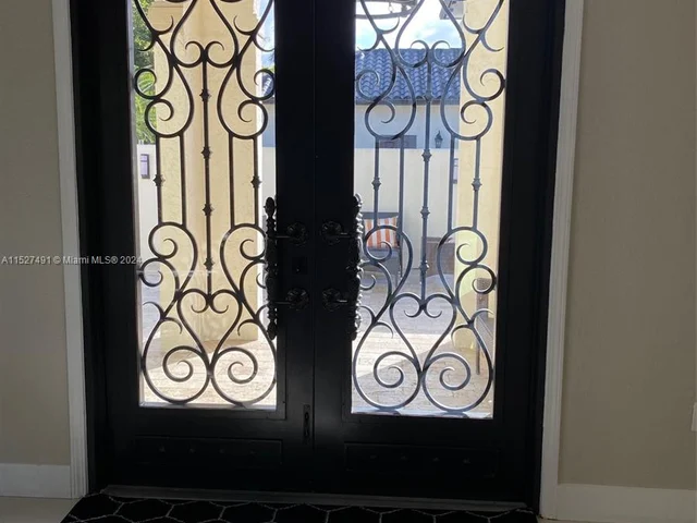 8260 NW 162nd St, Miami Lakes FL 33016